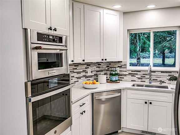 3rd image of 21011 54th Avenue NW