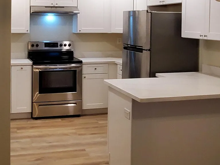 1247 Henderson Ave — Photo 1