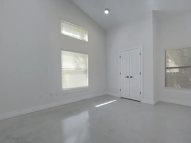 1915 David St — Photo 9
