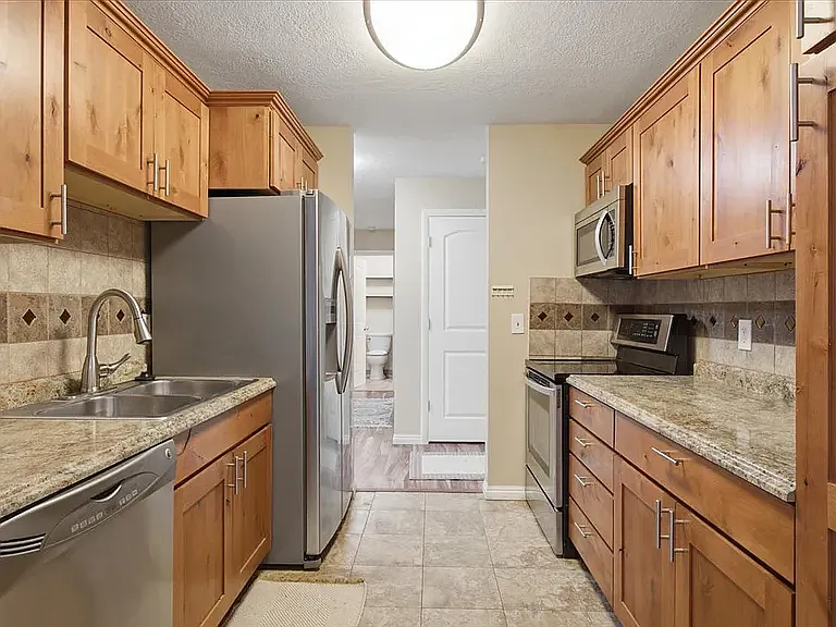 2 bed, 900 sqft, $1,650 — Photo 4