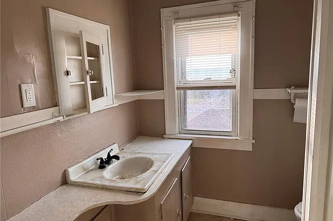 400 Emerson Ave — Photo 4