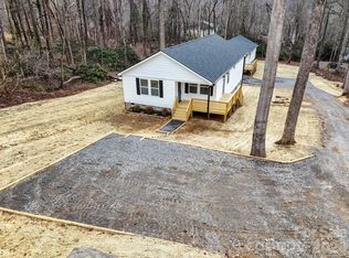 12 Knox Rd, Black Mountain, NC 28711