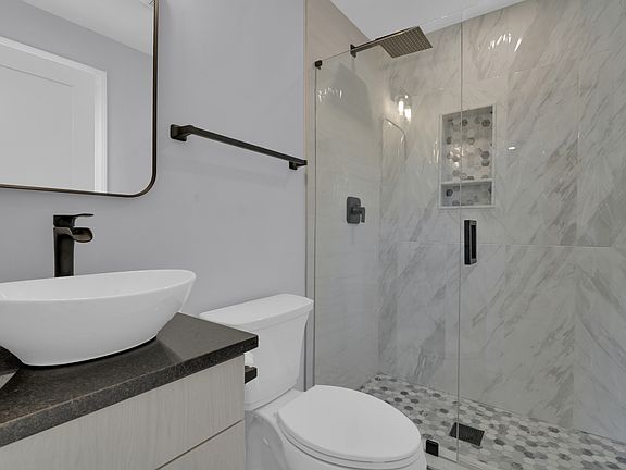 5th image of 1 Rockingham Ave #1