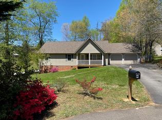 104 Friarsgate Dr, Candler, NC 28715