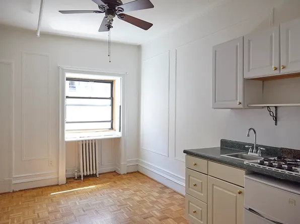 319 W 76th St APT 15, New York, NY 10023
