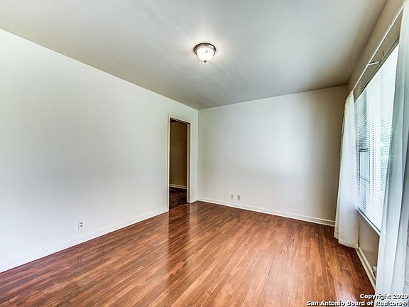 4th image of 155 Fennel Dr