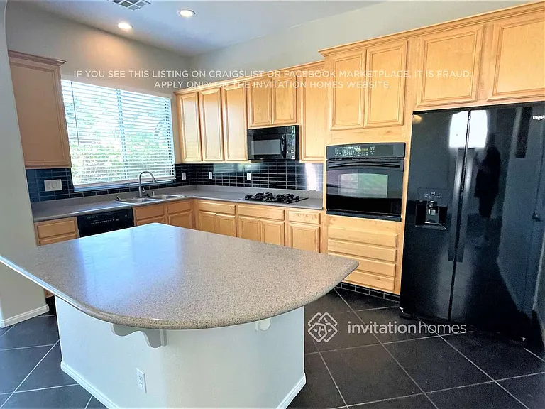 10463 Foggy Glen Ave — Photo 3