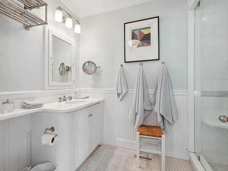 24 Jennings Ave — Photo 37