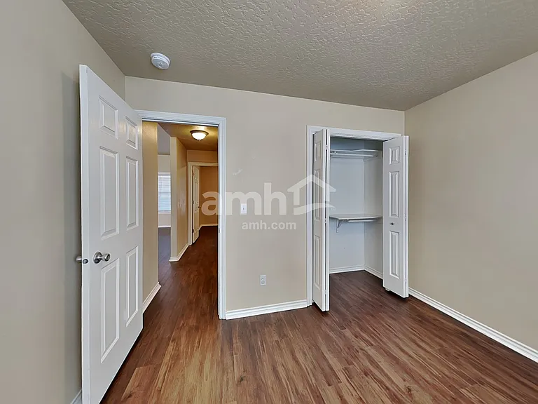 724 Coopers Ct — Photo 12