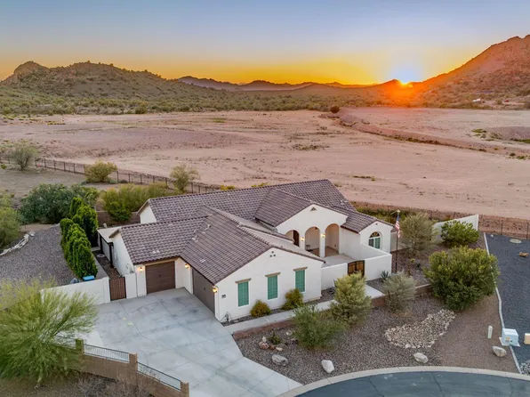 565 W PERKINS Street, San Tan Valley, AZ 85143