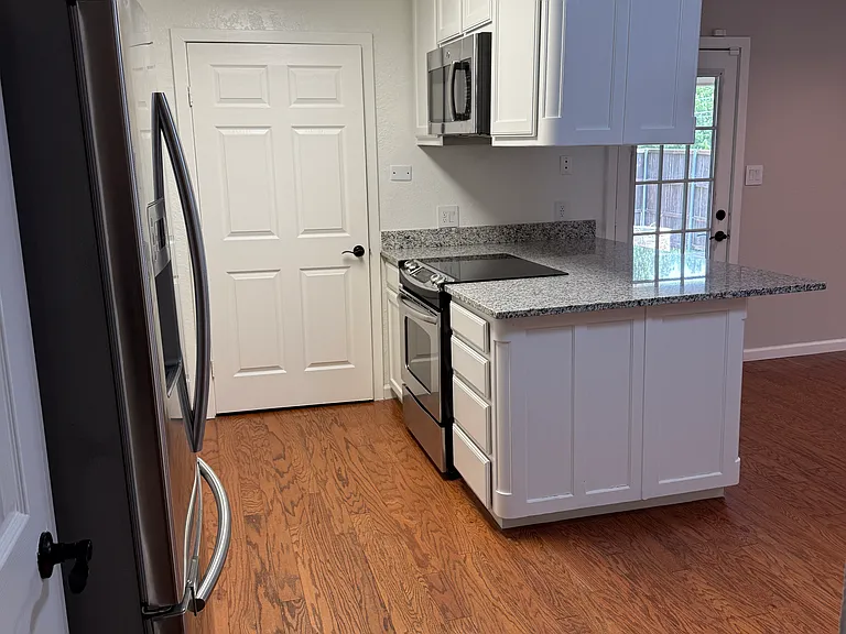 5001 Lasalle Dr — Photo 11