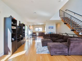 407 Palisade Dr, Oakland, CA 94607