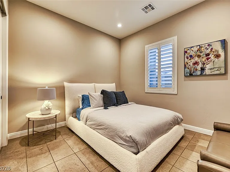 11729 Belorado Ave — Photo 16