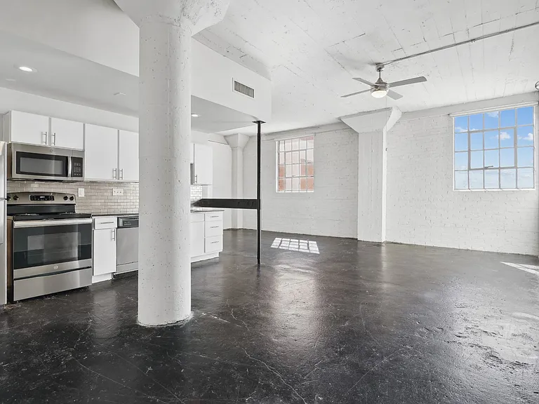 Deep Ellum Lofts — Photo 17