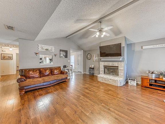 4th image of 202 Lancelot Dr