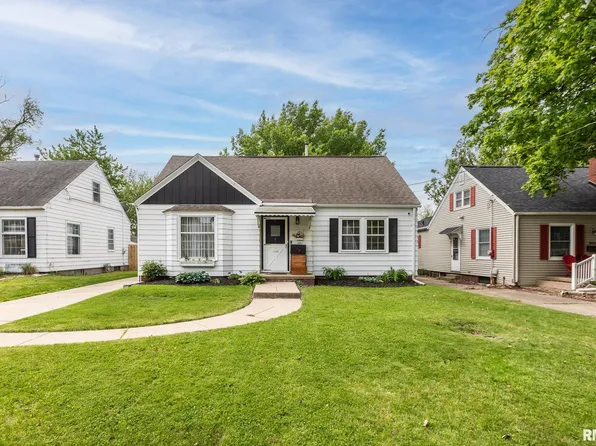 906 E Seneca Pl, Peoria, IL 61603
