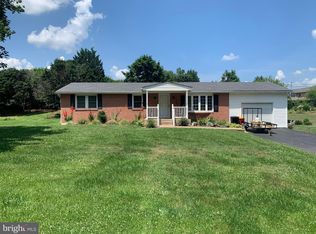 189 Azalea Dr, Charles Town, WV 25414