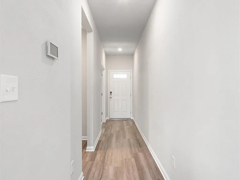 209 Golden Plains Pkwy — Photo 3