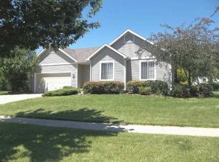 105 Vista Dr, Cottage Grove, WI 53527