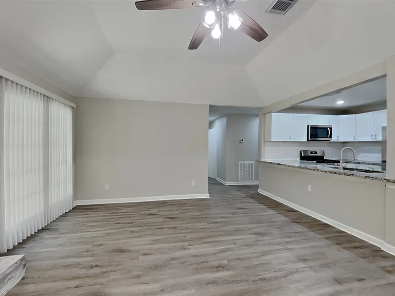 2314 Pebbledowne Cir — Photo 6