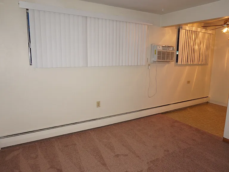 Como Lakes Apartments — Photo 31