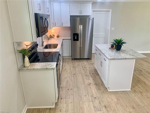 4th image of 1316 Carlton Ct