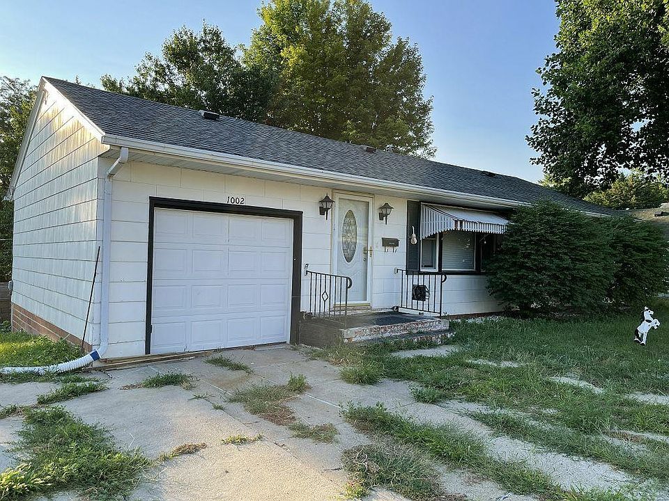 1st image of 1002 S Main St