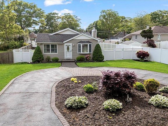 3rd image of 12 Midwood Pl