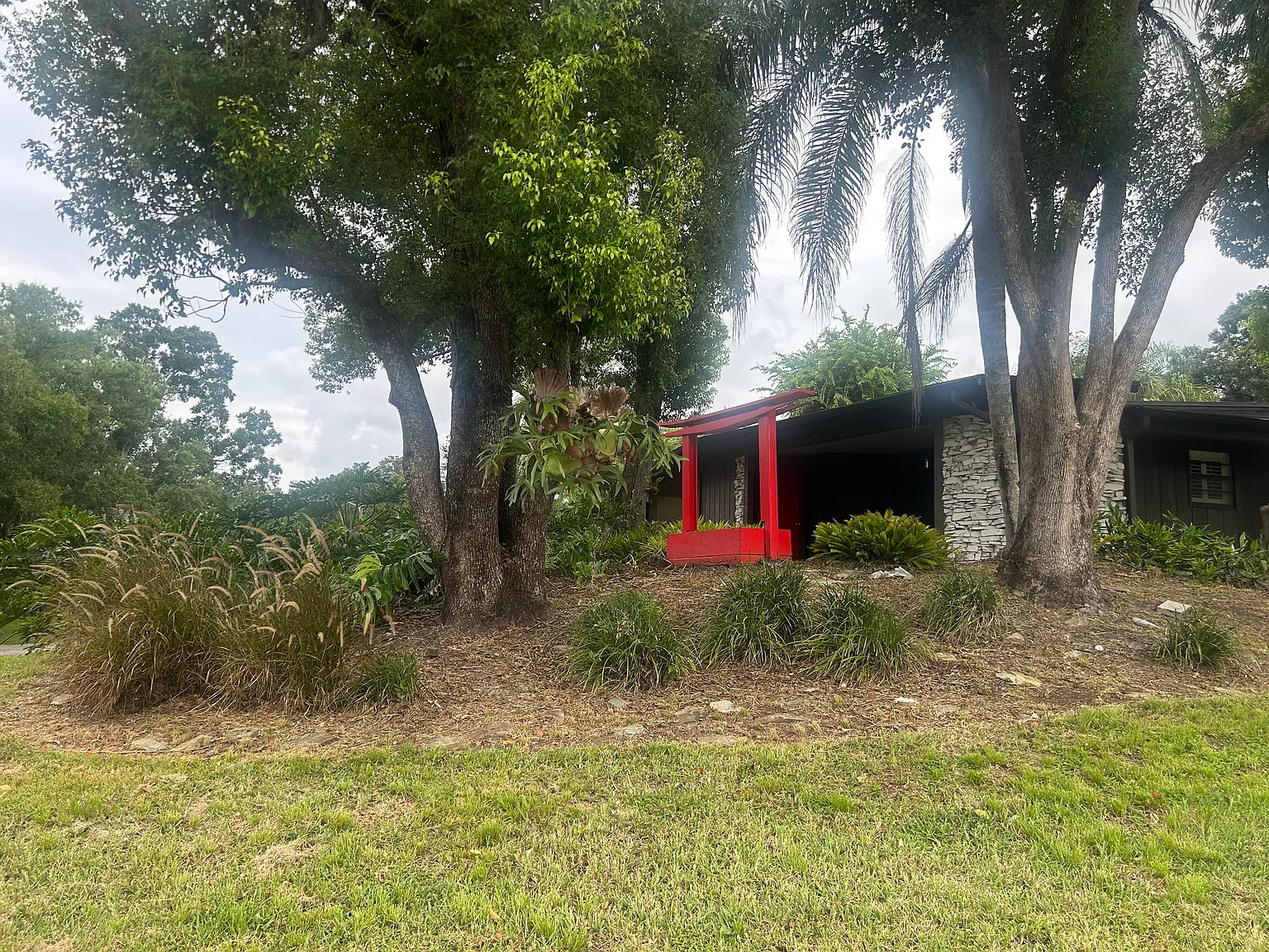 3 bed, 1350 sqft, $3,000 — Photo 2
