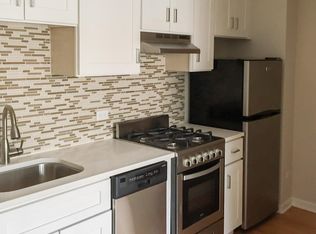 2537 W Leland Ave #C10, Chicago, IL 60625