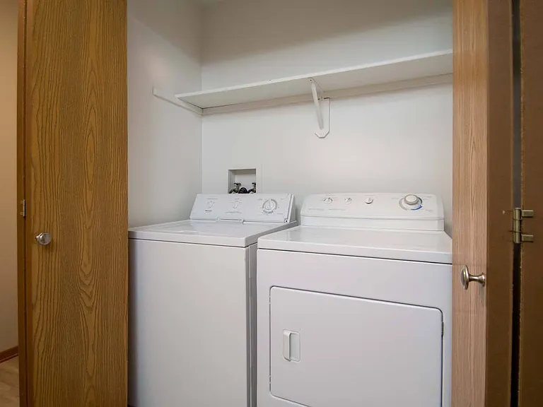Large One Bedroom/One Bathroom: 900 SF