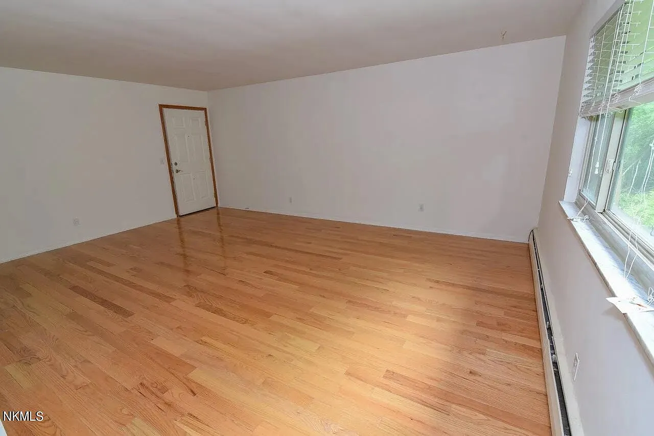1 bed, 1.0 bath, $950 — Photo 4