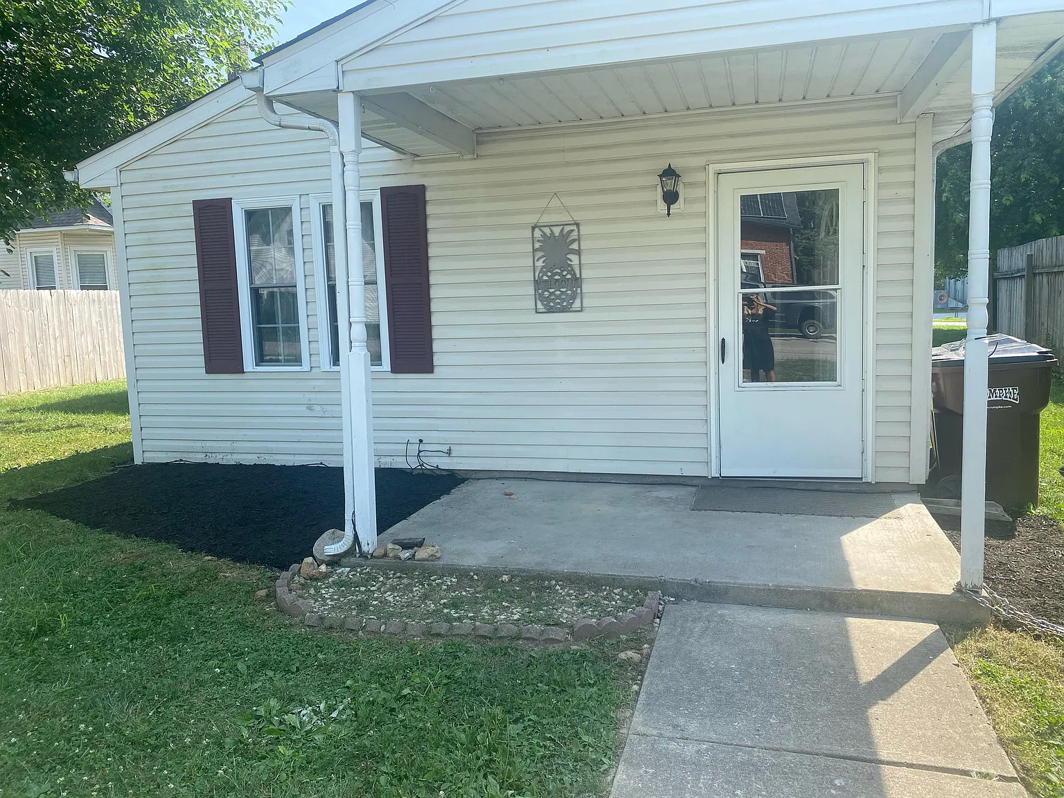 2 bed, 750 sqft, $1,000 — Photo 1