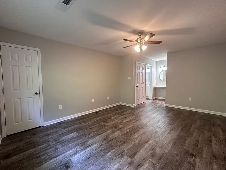 1415-1437 Dutch Valley Dr — Photo 14