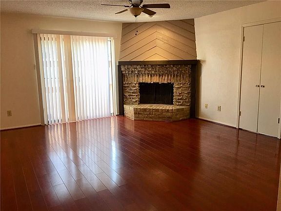 3rd image of 333 Melrose Dr APT 20A