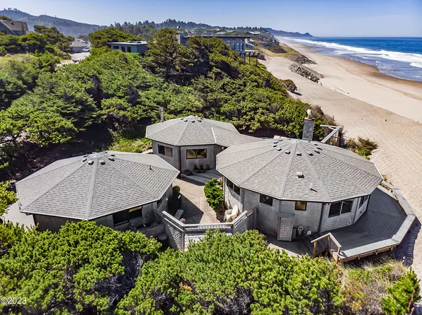 24 S Lagoon Ln, Gleneden Beach, OR 97388