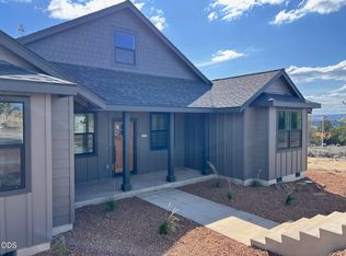 1057 SE Clover Ln, Madras, OR 97741