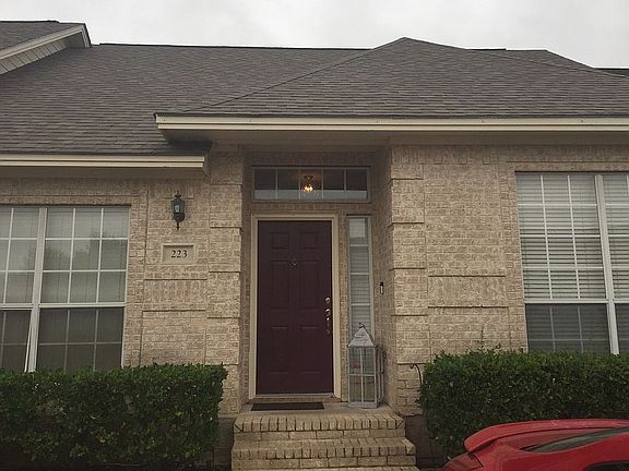 2nd image of 223 Navarro Dr