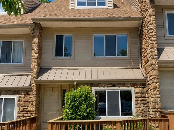 326 Brigade Ct, Chesterbrook, PA 19087