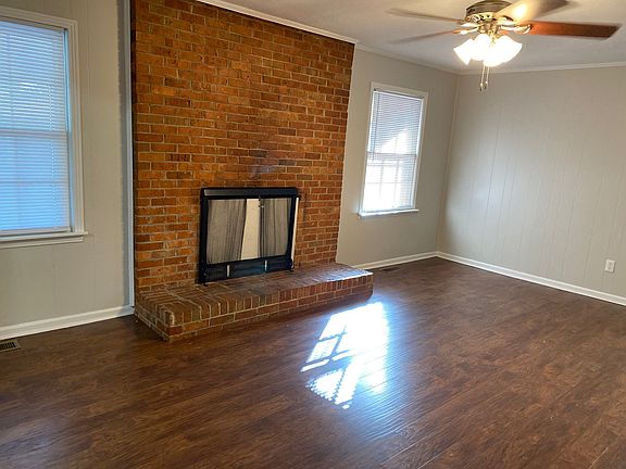 3rd image of 36 Trailwood Dr