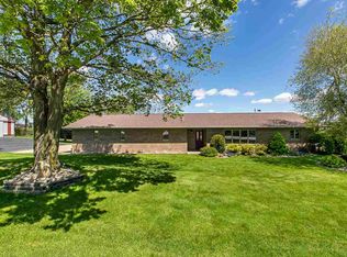 17687 Humke Rd, Dubuque, IA 52002