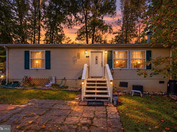 6108 Mitzi Dr, Woodford, VA 22580