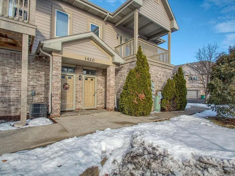 1420 Gabriel Dr #4 — Photo 1
