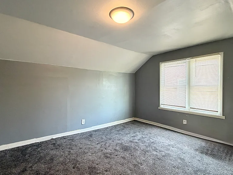 15800 Biltmore St — Photo 3