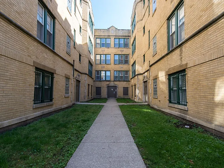 1931 S Homan — Photo 20