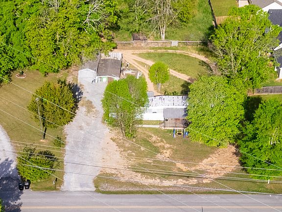 3rd image of 224 Foster Rd