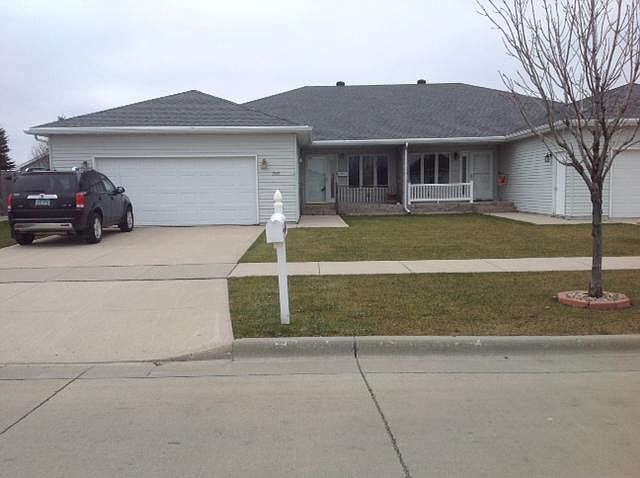 1st image of 2515 Pembrooke Dr