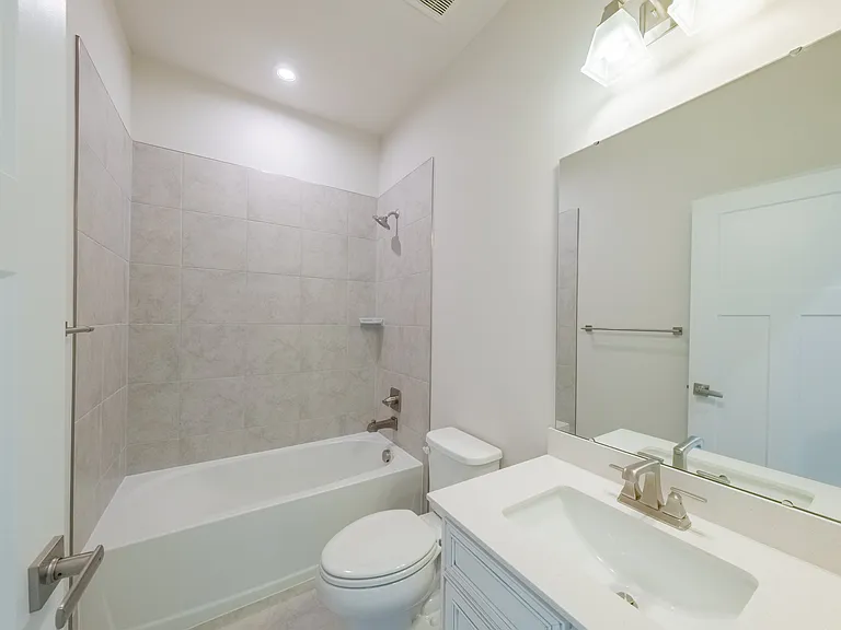 2024 Old Manchester St — Photo 23