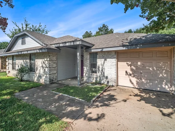 516 Heather Ln, Keene, TX 76059