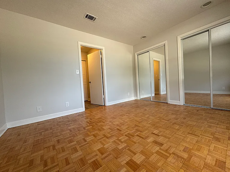 The Charlotte Apartments — Photo 18